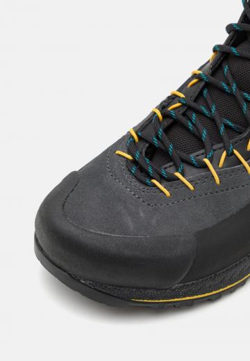 Походные ботинки