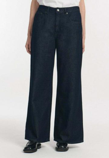 Свободные джинсы