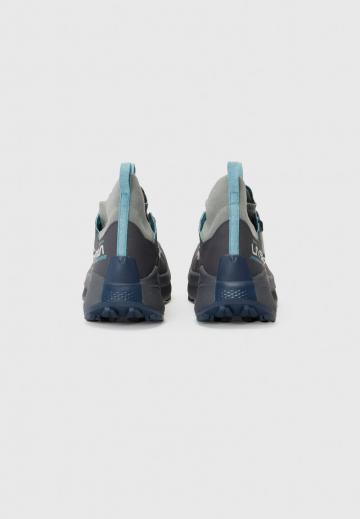 Походные ботинки