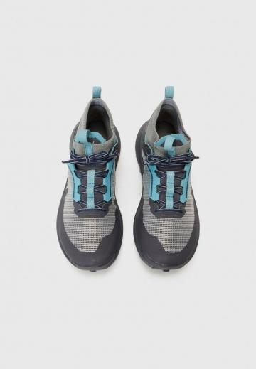 Походные ботинки