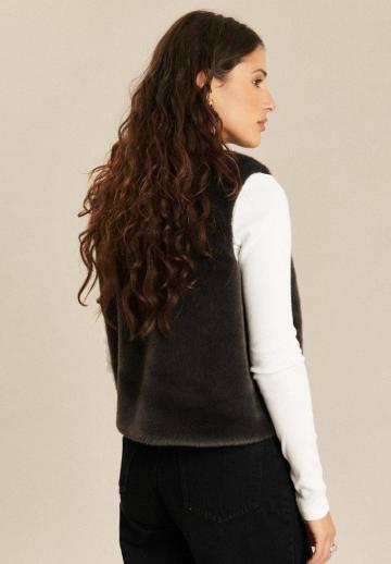 Пуховой жилет