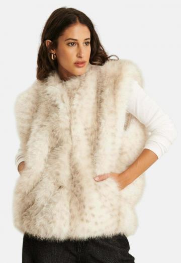 Пуховой жилет