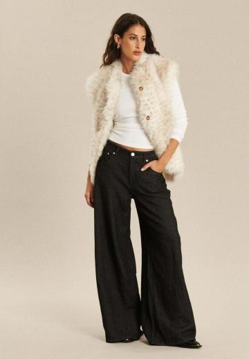 Пуховой жилет