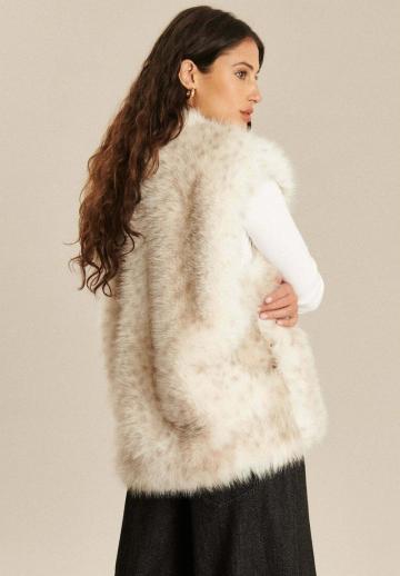 Пуховой жилет