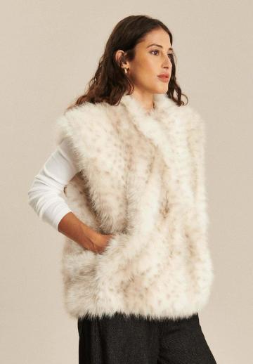 Пуховой жилет