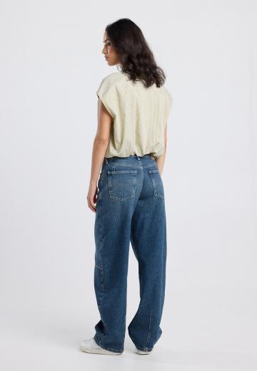 Блузка без рукавов