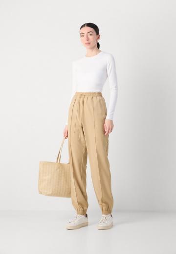 Спортивные штаны