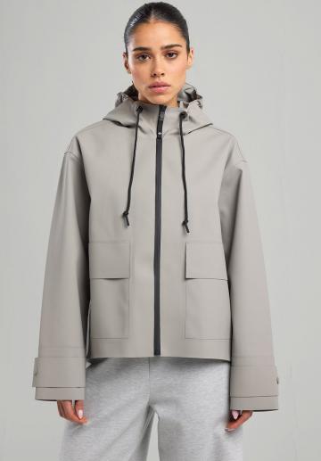 Куртка с накладнымит карманами