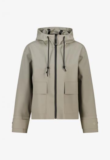 Куртка с накладнымит карманами