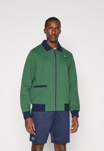 Спортивная куртка