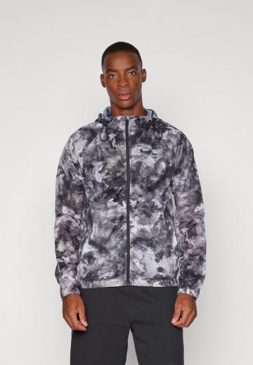 Спортивная куртка