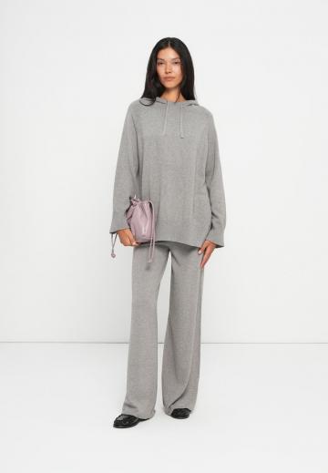 Длинный пуловер