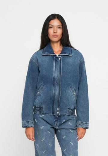 Джинсовая куртка
