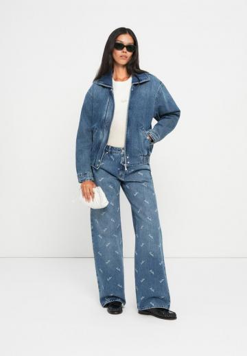 Джинсовая куртка