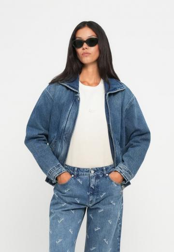 Джинсовая куртка