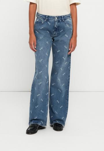 Прямые джинсы