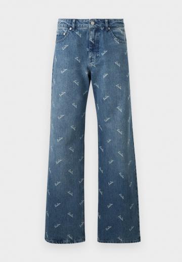 Прямые джинсы