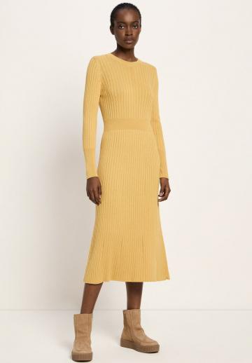 Вязаное платье