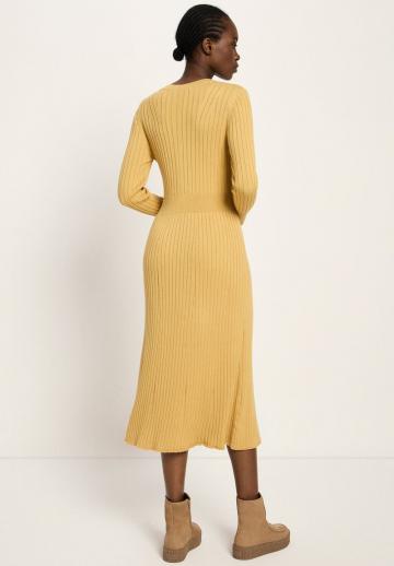 Вязаное платье