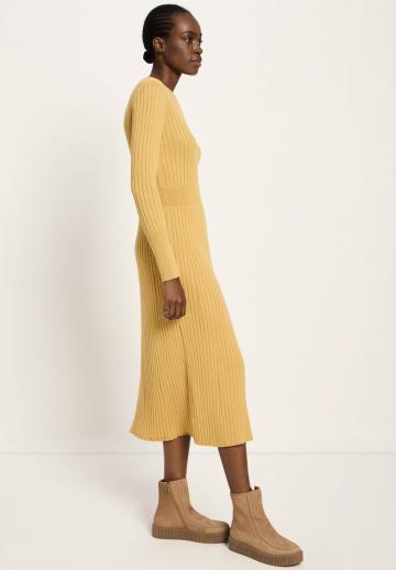 Вязаное платье