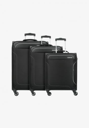 Набор чемоданов