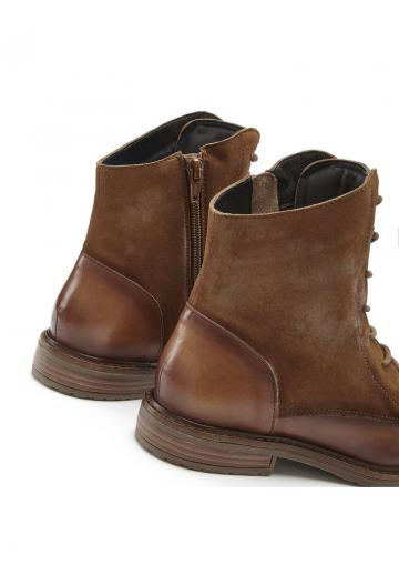 Ботинки на шнуровке