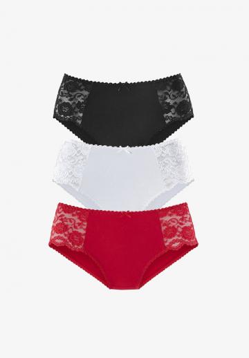 Трусы на бедрах