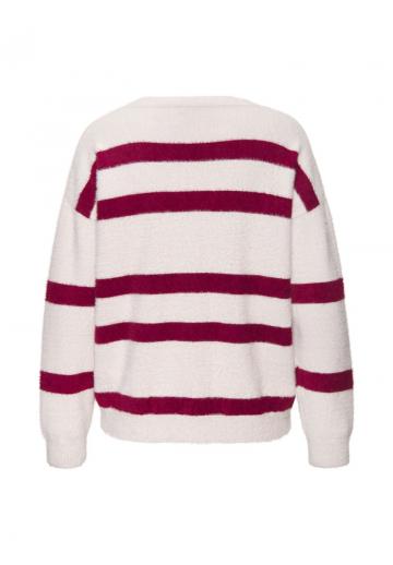 Пуловер с вырезом V