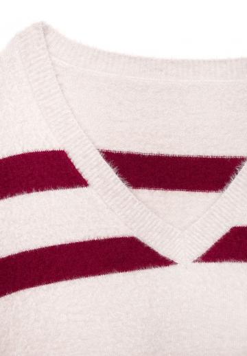 Пуловер с вырезом V