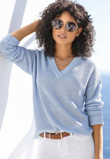 Пуловер с вырезом V