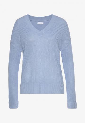 Пуловер с вырезом V