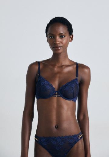 Бюстгальтер