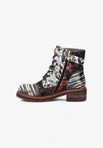 Ботинки на шнуровке