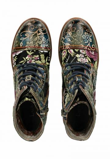 Ботинки на шнуровке