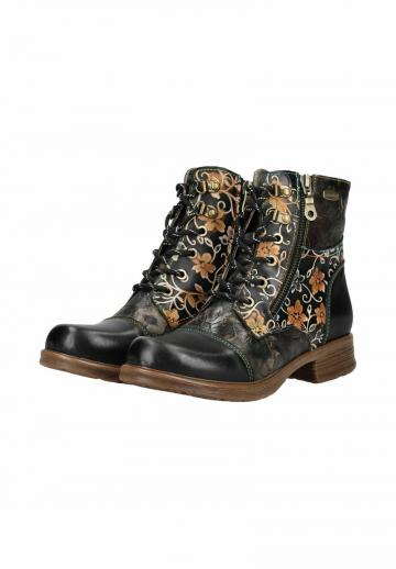 Ботинки на шнуровке