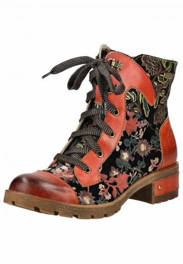 Ботинки на шнуровке