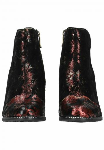 Полусапожки на высоком каблуке