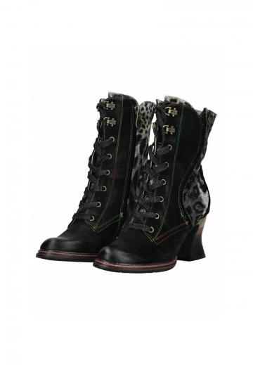 Ботинки на шнуровке