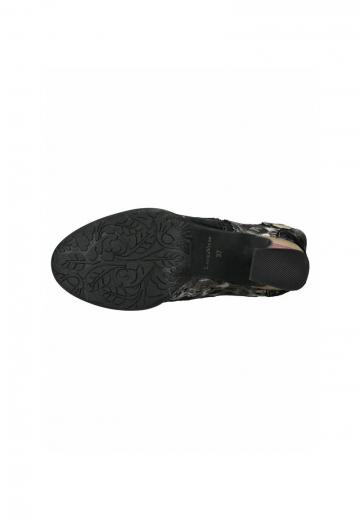 Ботинки на шнуровке