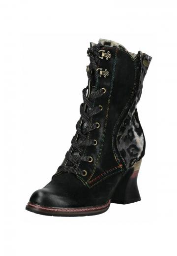 Ботинки на шнуровке