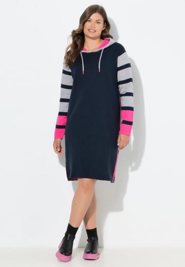 Вязаное платье