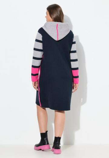 Вязаное платье