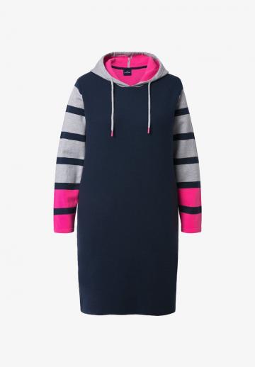 Вязаное платье