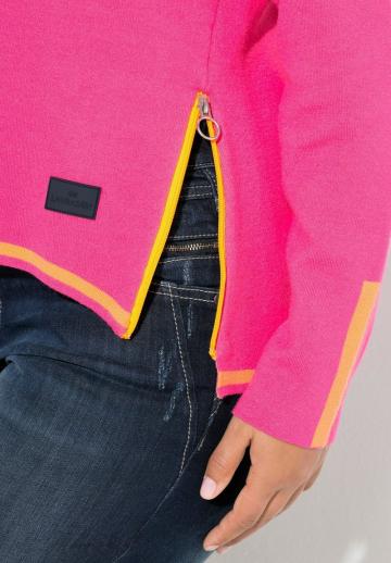 Пуловер с капюшоном