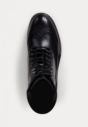 Ботинки на шнуровке