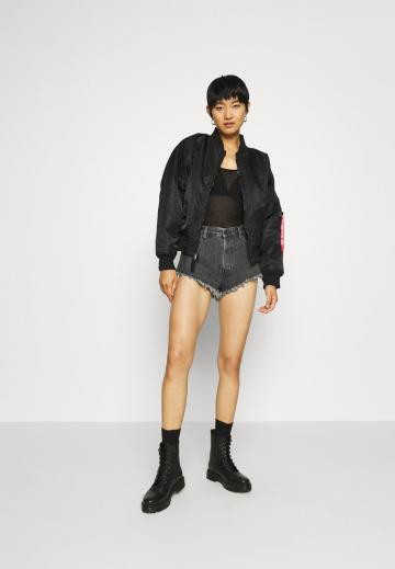 Топ на бретельках