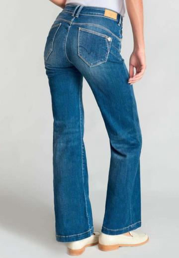 Клешеные джинсы