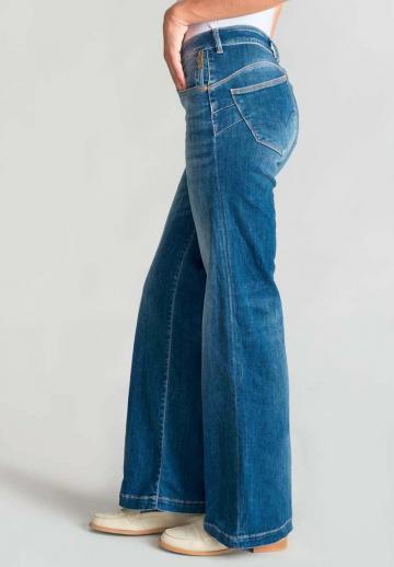 Клешеные джинсы