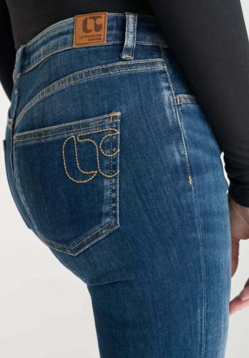 Клешеные брюки