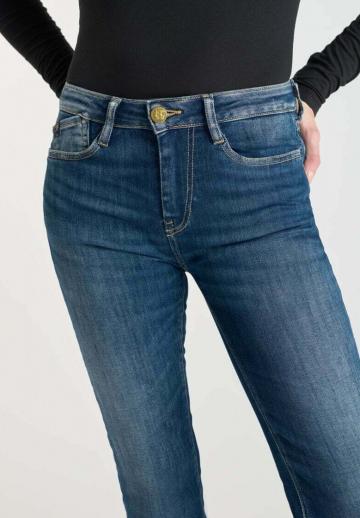 Клешеные брюки